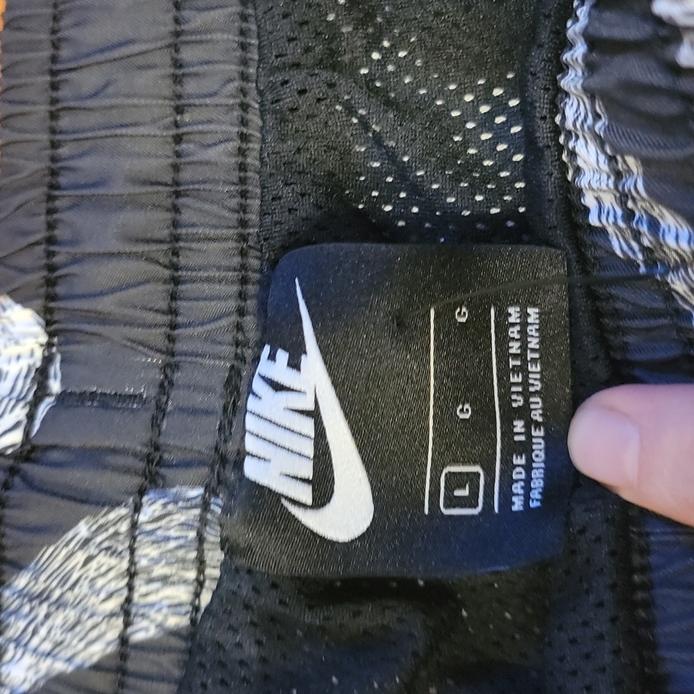 NWT Mens Nike swim shorts - Picture 3 of 7